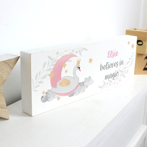 Adorable personalised swan lake wooden block decoration, a fabulous addition to a little girls room.  This sign can be personalised with 3 lines of 20 characters. Please refrain from using block capitals as this may make the personalisation hard to read.