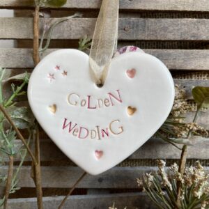 White ceramic hanging heart saying Golden Wedding
