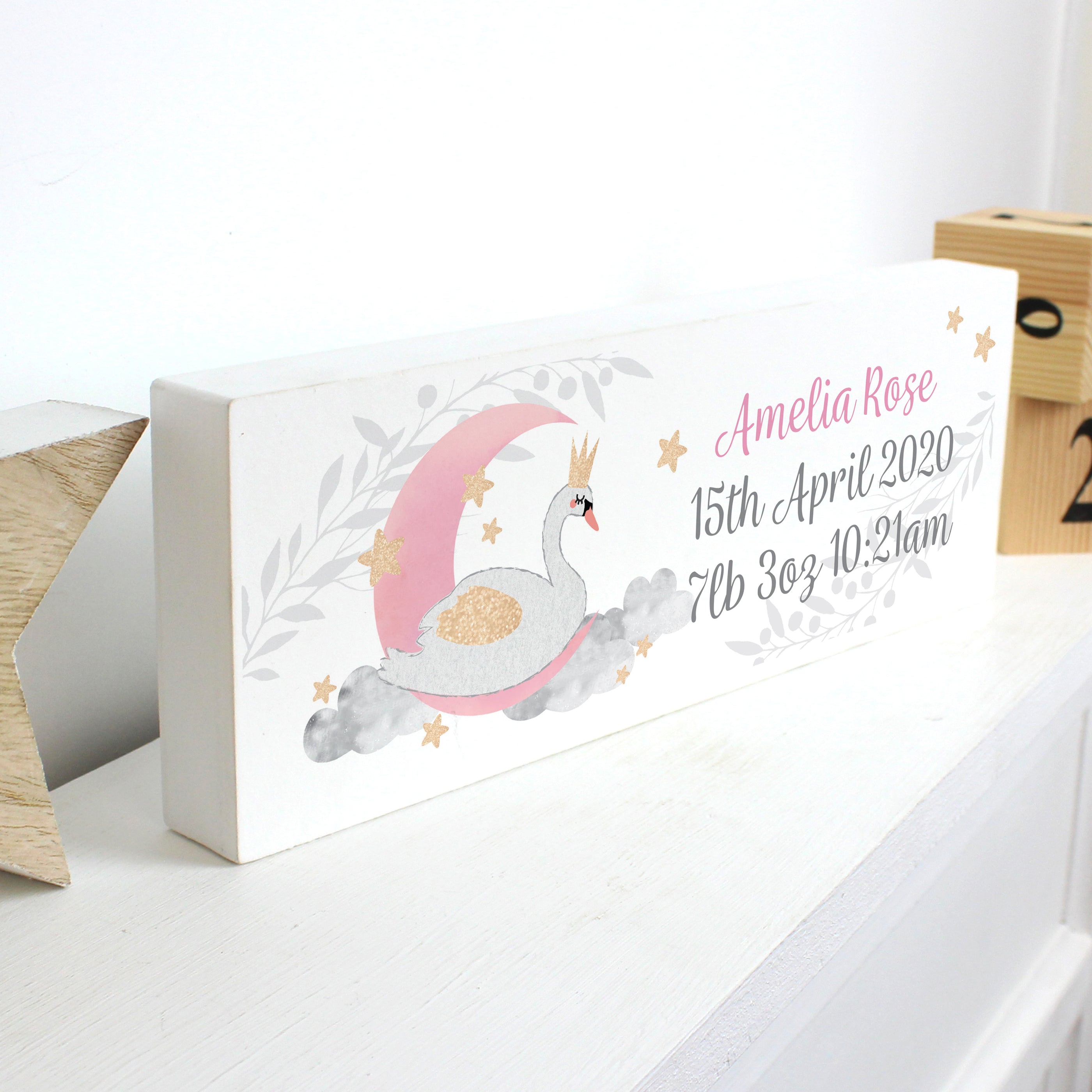 Adorable personalised swan lake wooden block decoration, a fabulous addition to a little girls room.  This sign can be personalised with 3 lines of 20 characters. Please refrain from using block capitals as this may make the personalisation hard to read.