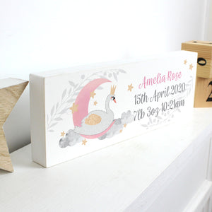 Adorable personalised swan lake wooden block decoration, a fabulous addition to a little girls room.  This sign can be personalised with 3 lines of 20 characters. Please refrain from using block capitals as this may make the personalisation hard to read.